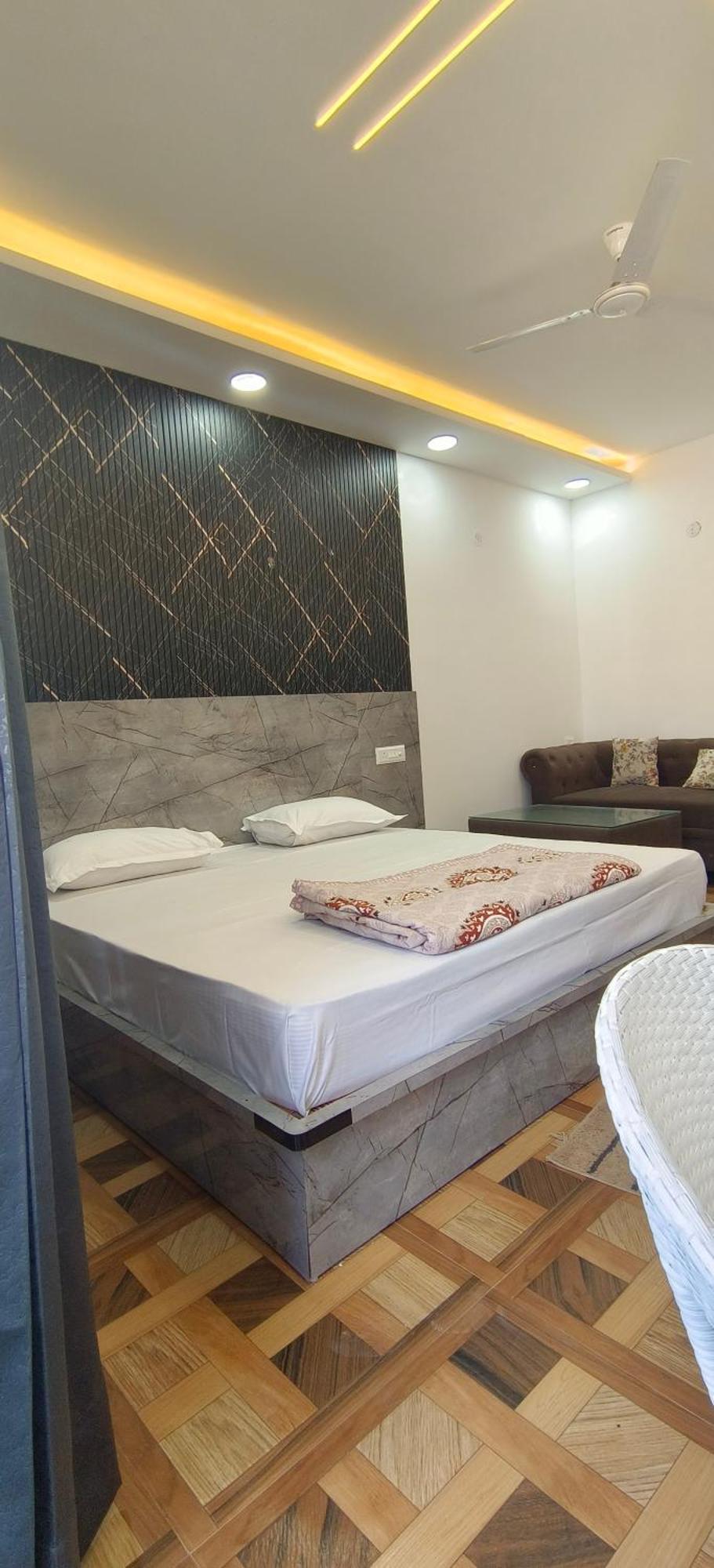 Aarohi Studio Hotels Ghaziabad Exterior photo