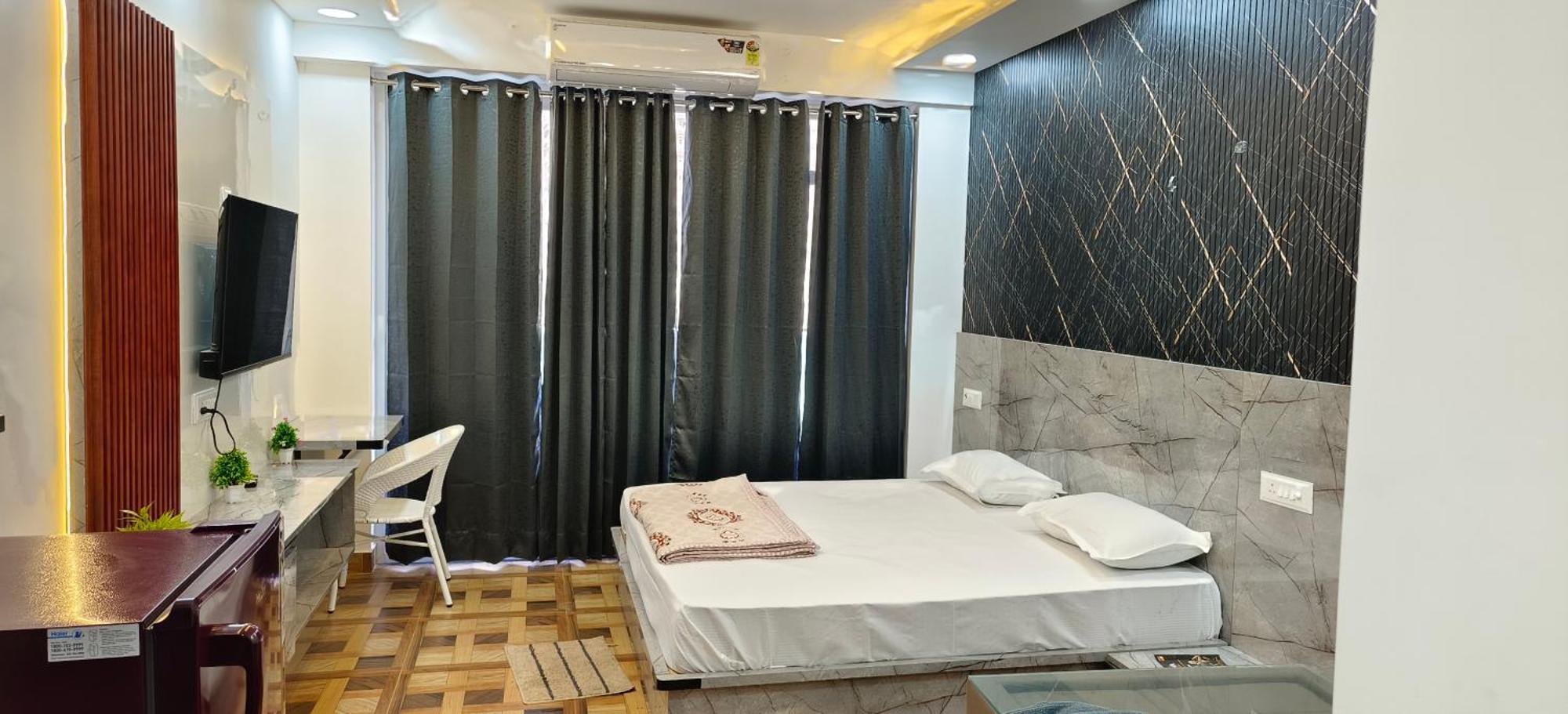 Aarohi Studio Hotels Ghaziabad Exterior photo